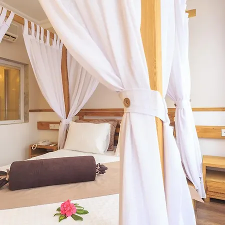 Akdeniz Otel 3*