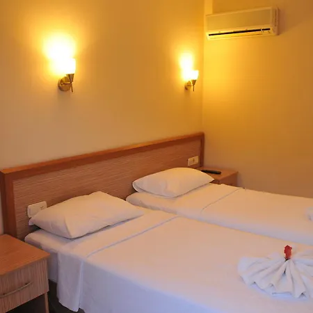 酒店 Akdeniz 厄吕代尼兹